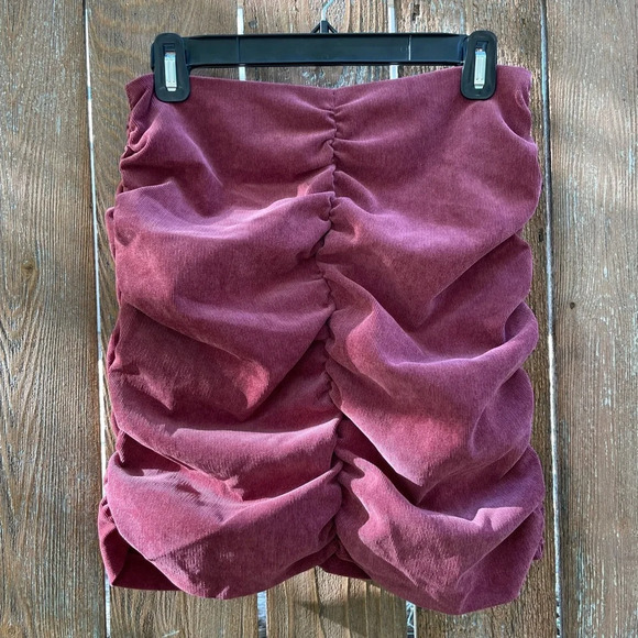 ZARA Women’s Pink Mauve Corduroy Ruched Mini Skirt Size Medium - Picture 1 of 9